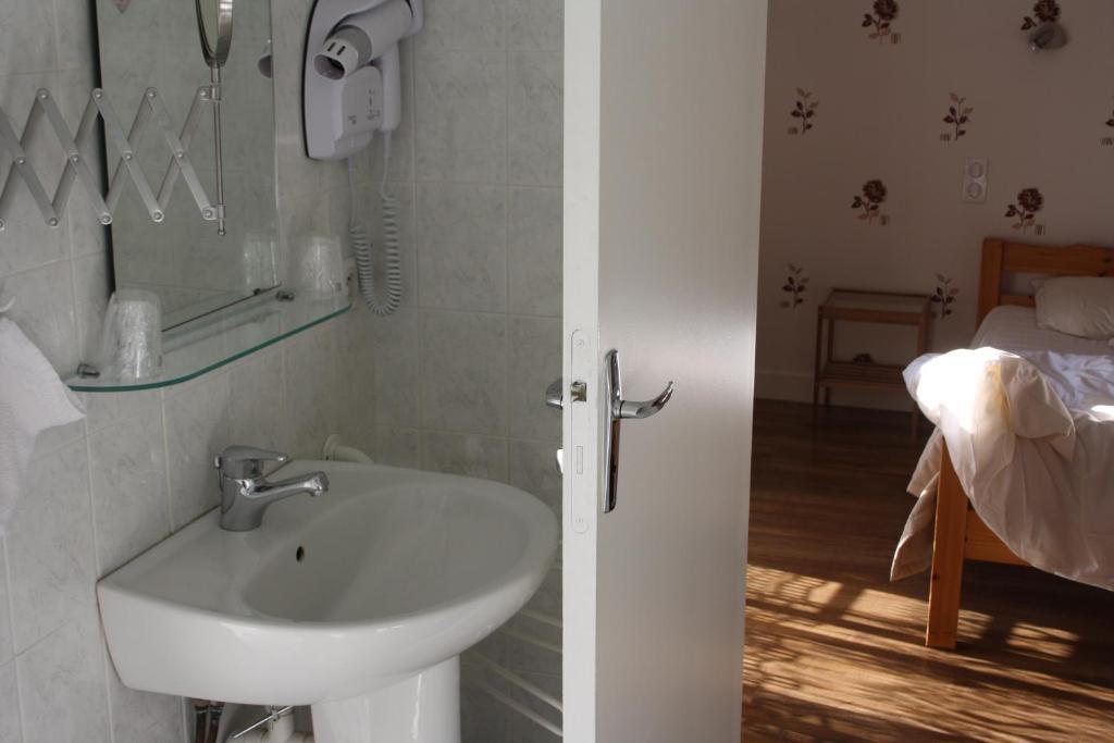 Auberge De Saint Julien Aux Bois Pokoj fotografie