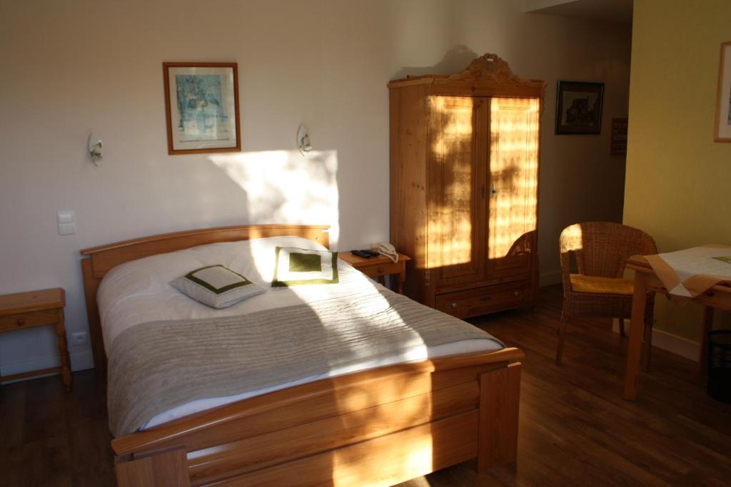 Auberge De Saint Julien Aux Bois Pokoj fotografie